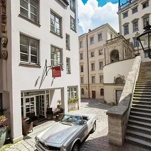 https://hotel-am-rathaus.com-bavaria.com